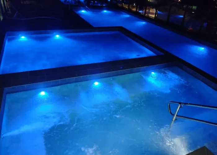 Vila de porto piscinas naturais